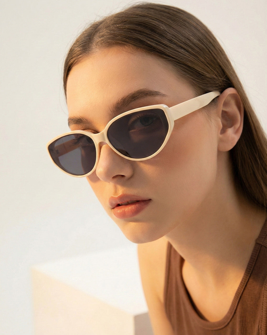 Women UV Protected Black Lens Cream Toned Cateye Sunglasses