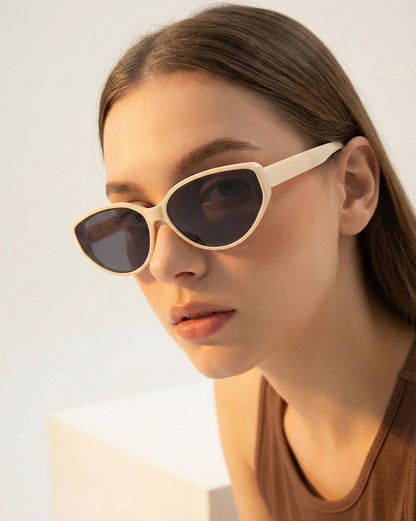 Women UV Protected Black Lens Cream Toned Cateye Sunglasses