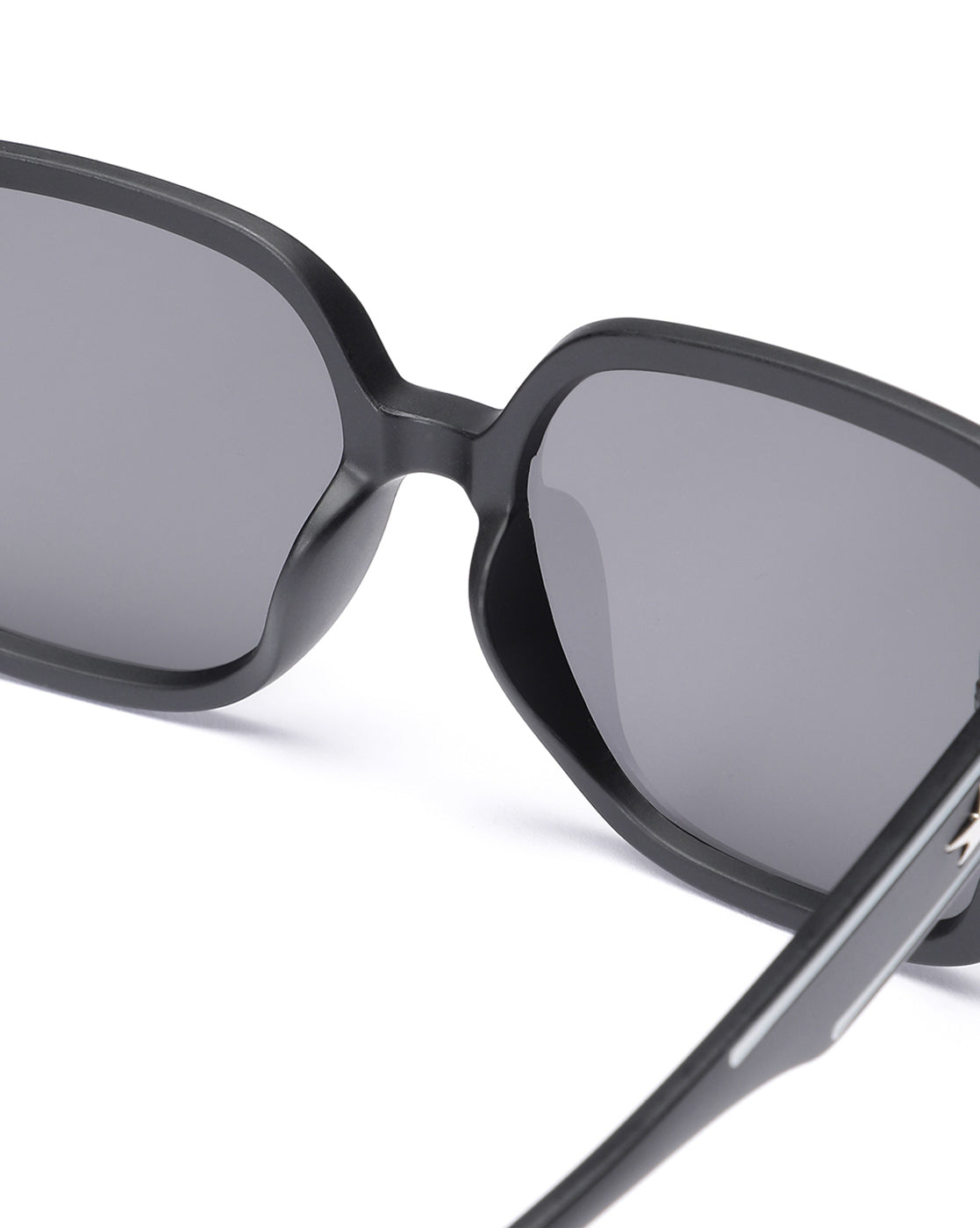 Women UV Protected Black Lens Black and Silver Toned Oversized Sunglasses