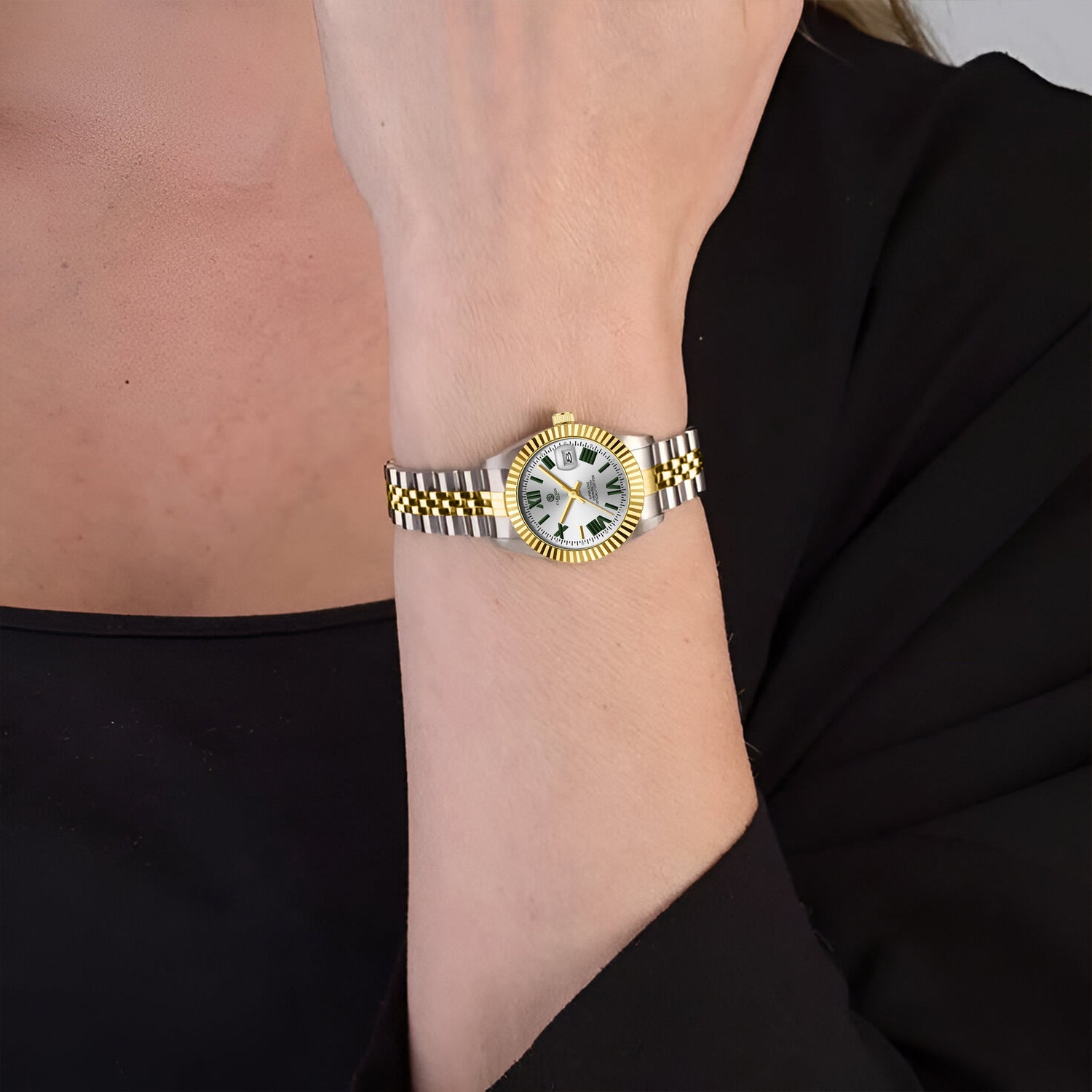 Harper: Mini White Stainless Steel Women Analog Watch CLRLW-004