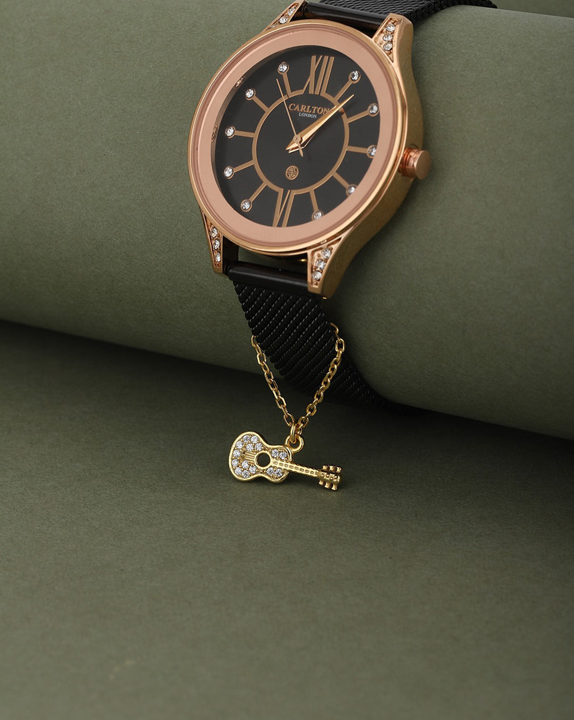 Van Cleef & Arpels Charms Watch – The Watch Pages