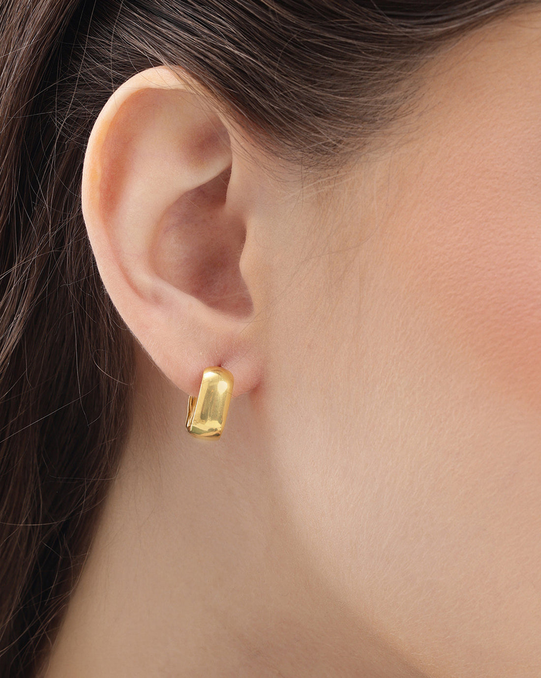 18kt Gold Plated Oval Hoop Earring