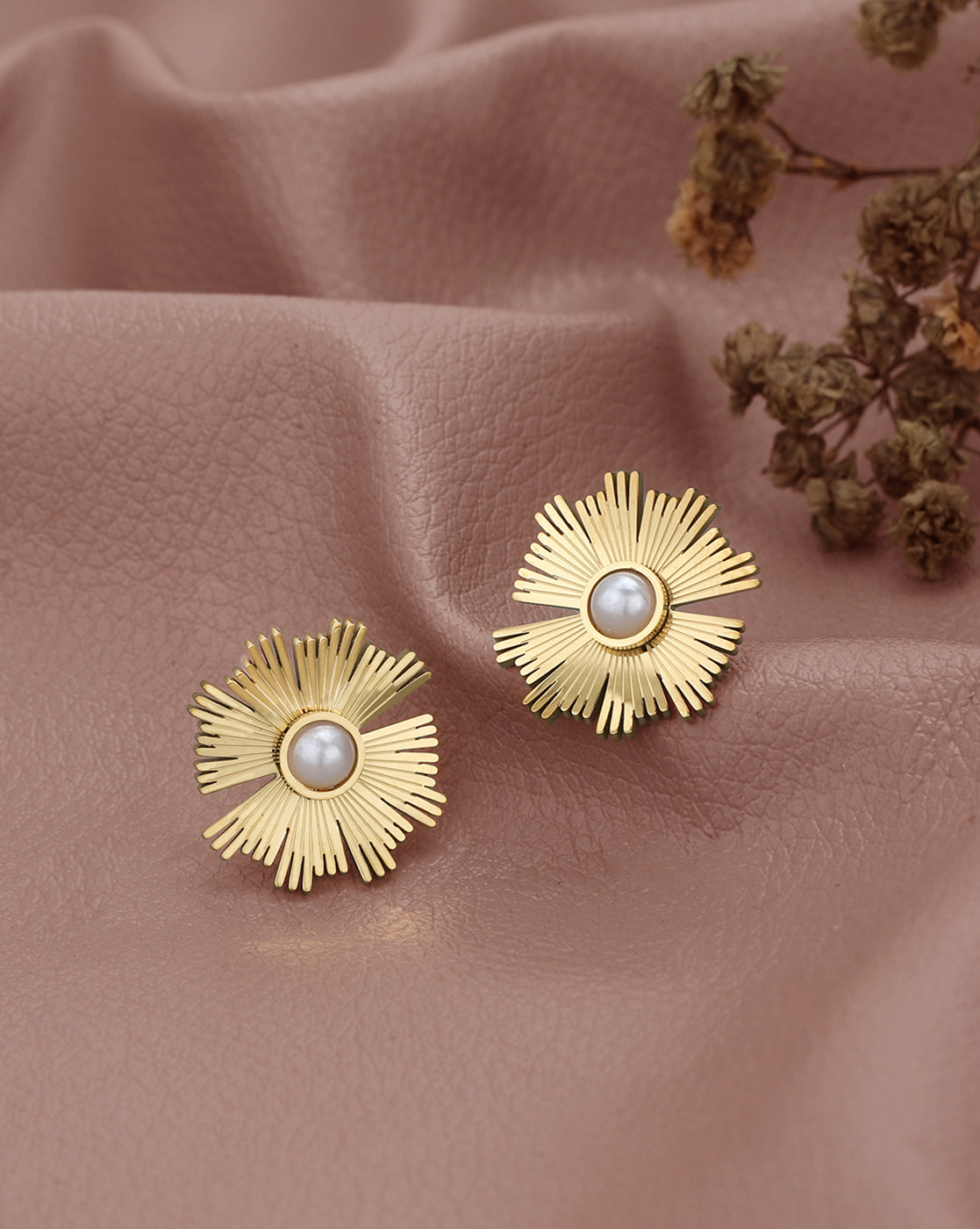 18kt Gold Plated Pearl Bloom Contemporary Stud Earring