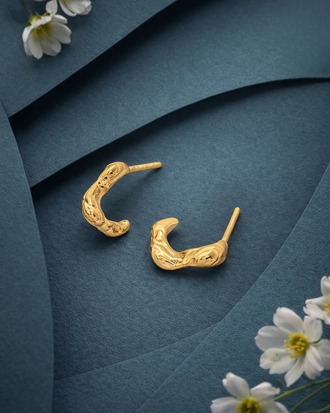 18kt Gold Plated Crescent Curve Half Hoop Earring