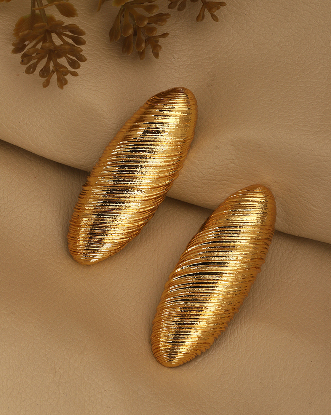 Premium 18kt Gold Plated Oval Bold Stud Earring