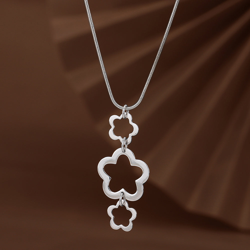 Carlton London Rhodium Plated Floral Shaped Pendant with Chain