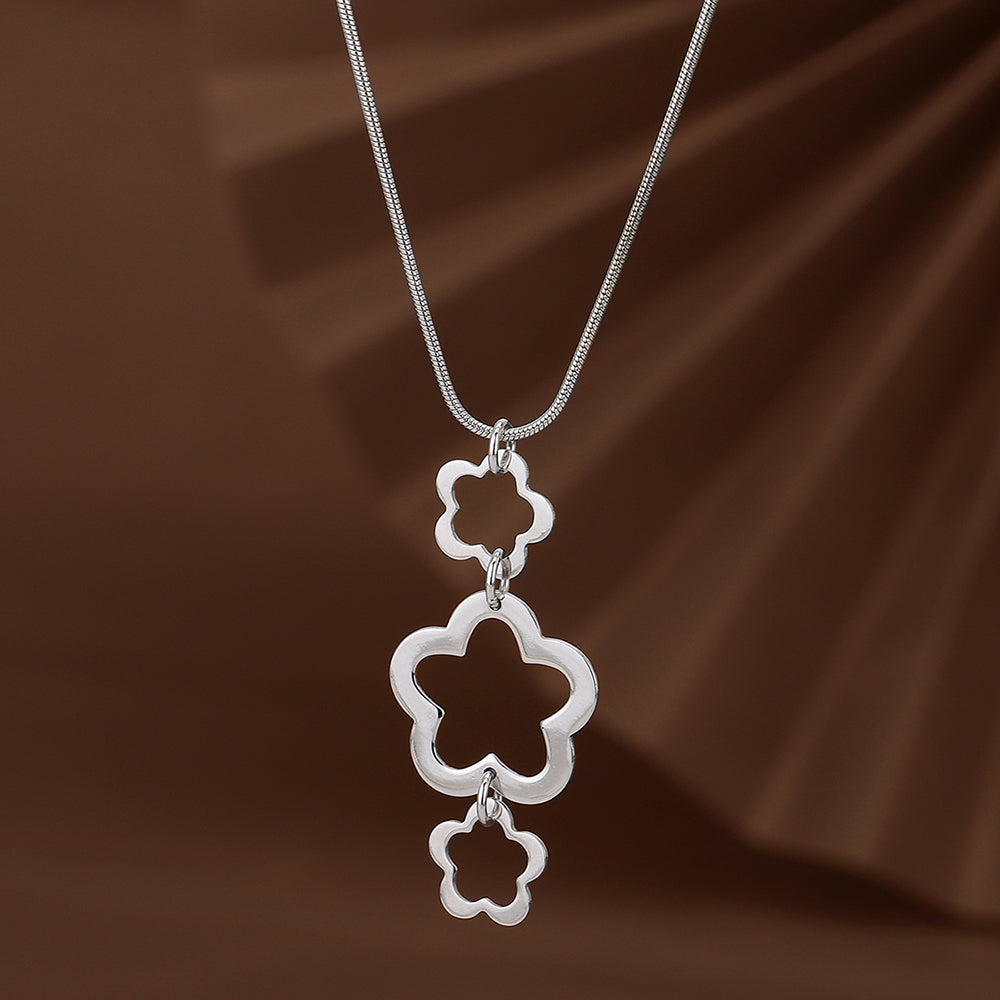 Carlton London Rhodium Plated Floral Shaped Pendant With Chain