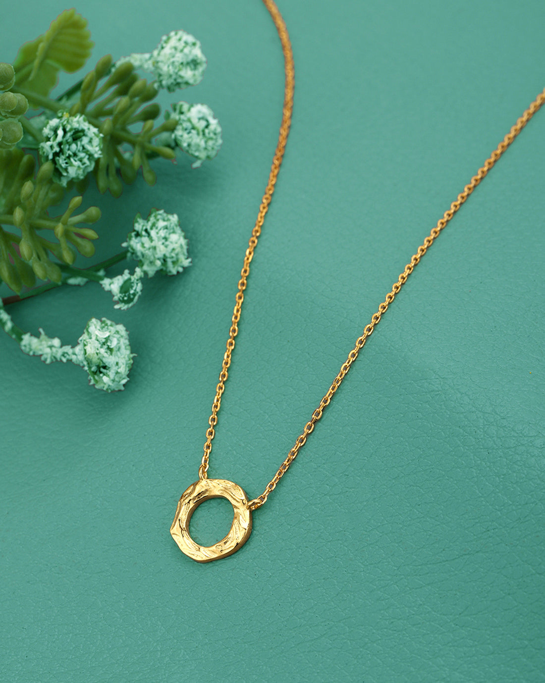 18kt Gold Plated Circular Pendant and Chain Necklace