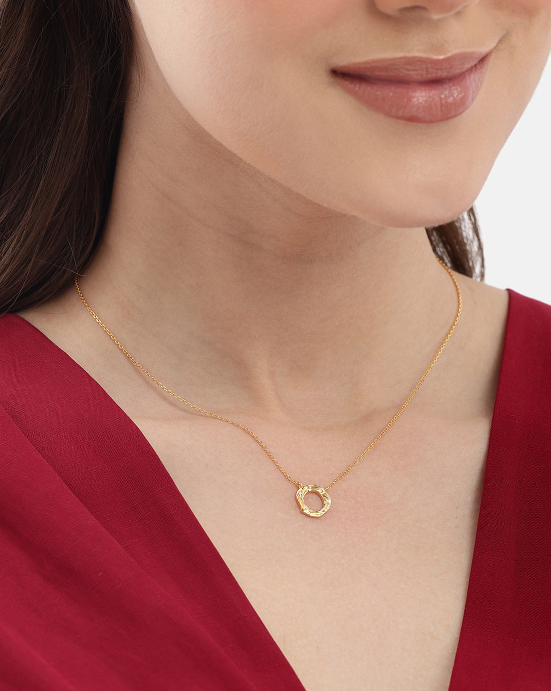 18kt Gold Plated Circular Pendant and Chain Necklace