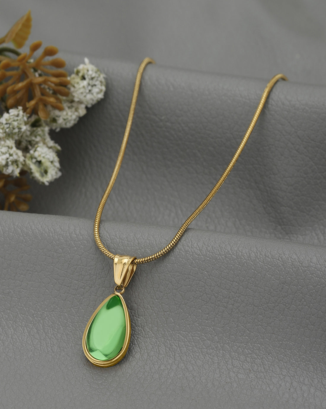 18kt Gold Plated Green Cats Eye Pendant with Chain