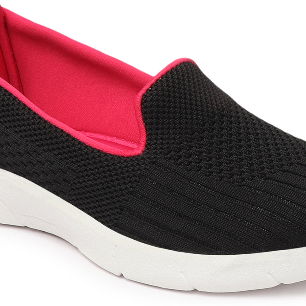 Women Textured Round Toe Flyknit Mesh Slip-On Sneakers
