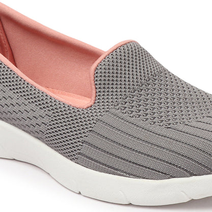 Women Textured Round Toe Flyknit Mesh Slip-On Sneakers