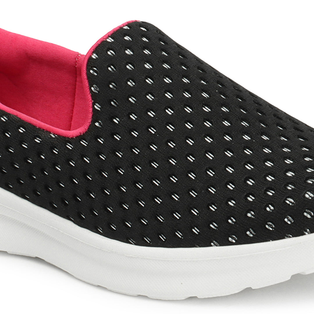 Women Textured Round Toe Flyknit Mesh Slip-On Sneakers