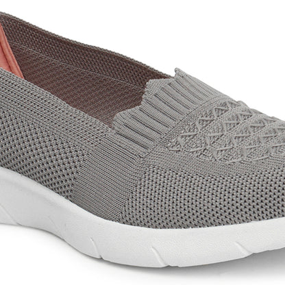 Women Textured Round Toe Flyknit Mesh Slip-On Sneakers