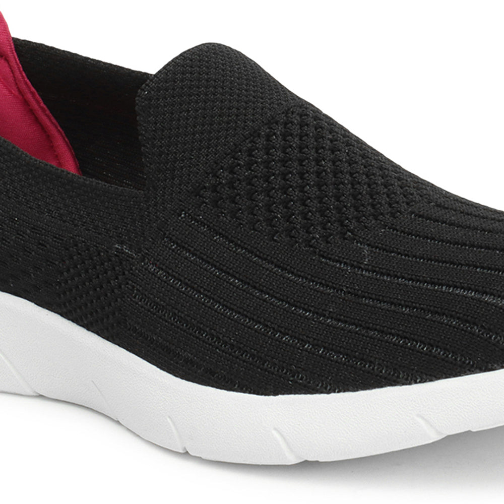 Women Textured Round Toe Flyknit Mesh Slip-On Sneakers