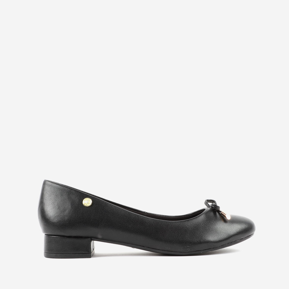 CARLTON LONDON WOMEN  COURT SHOE