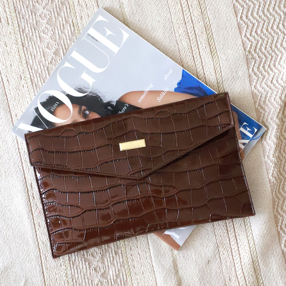 CARLTON LONDON WOMEN CLUTCH